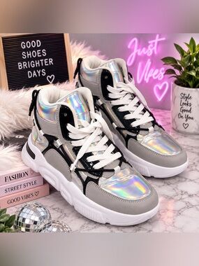 Holographic Iridescent Tech Chunky High-Top Sneakers – EU 41 (w 9/m 8) EUC